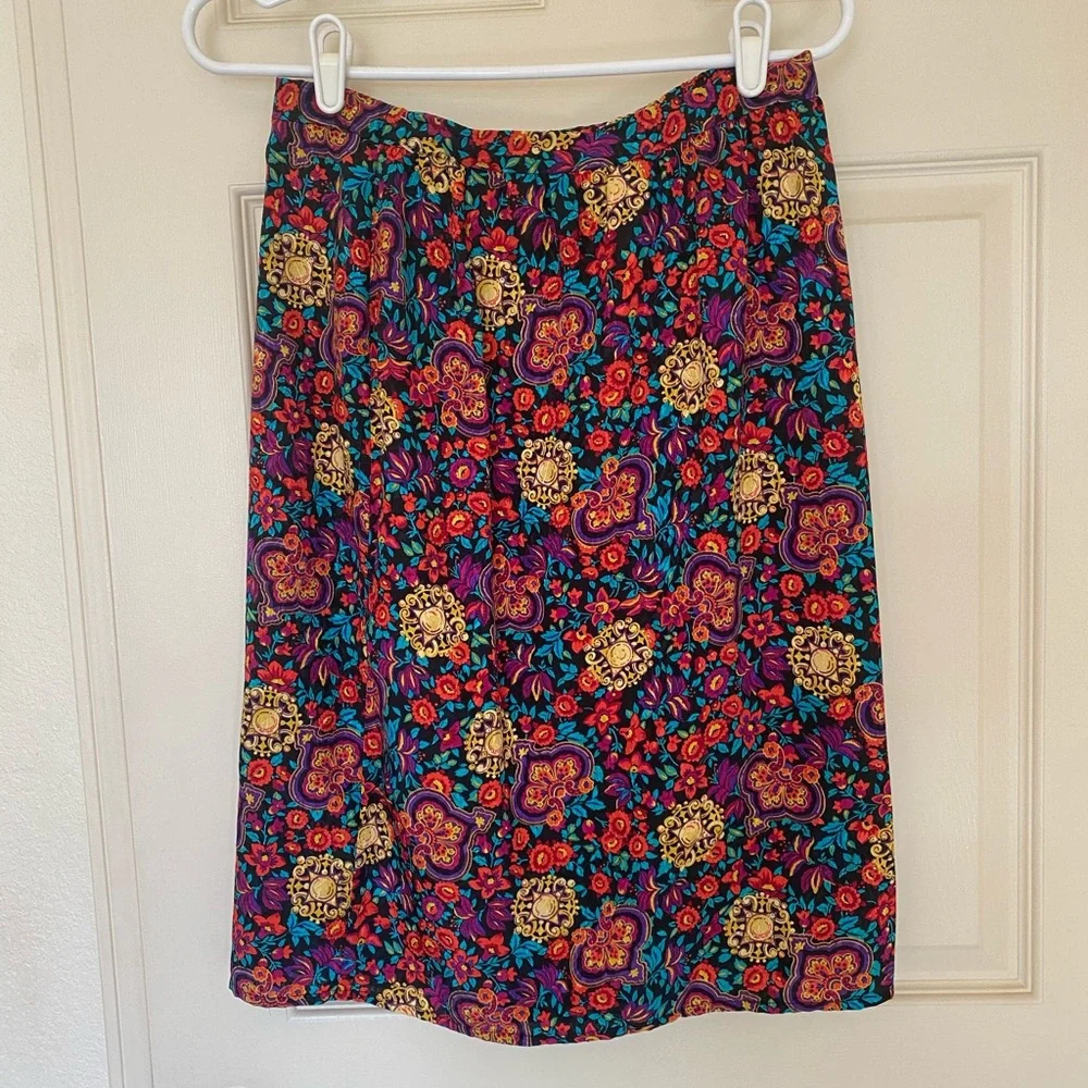 Colorful skirt - Picture 1 of 6